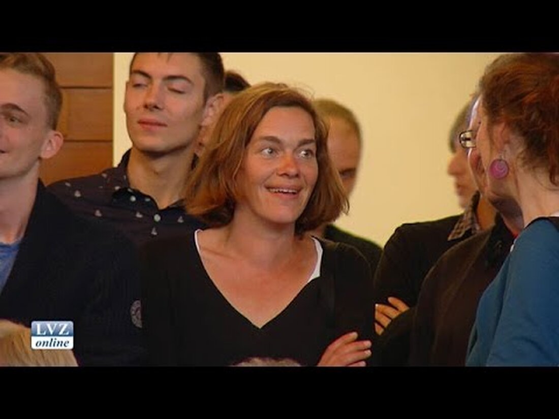 Leipzig, 31. August 2014: Im Neuen Rathaus in Leipzig verfolgen einige Parteien die Ergebnisse der Landtagswahlen. In den Wahlkreisen Leipzig überrascht insbesondere die linke Politikerin Juliane Nagel. . Youtube-Link