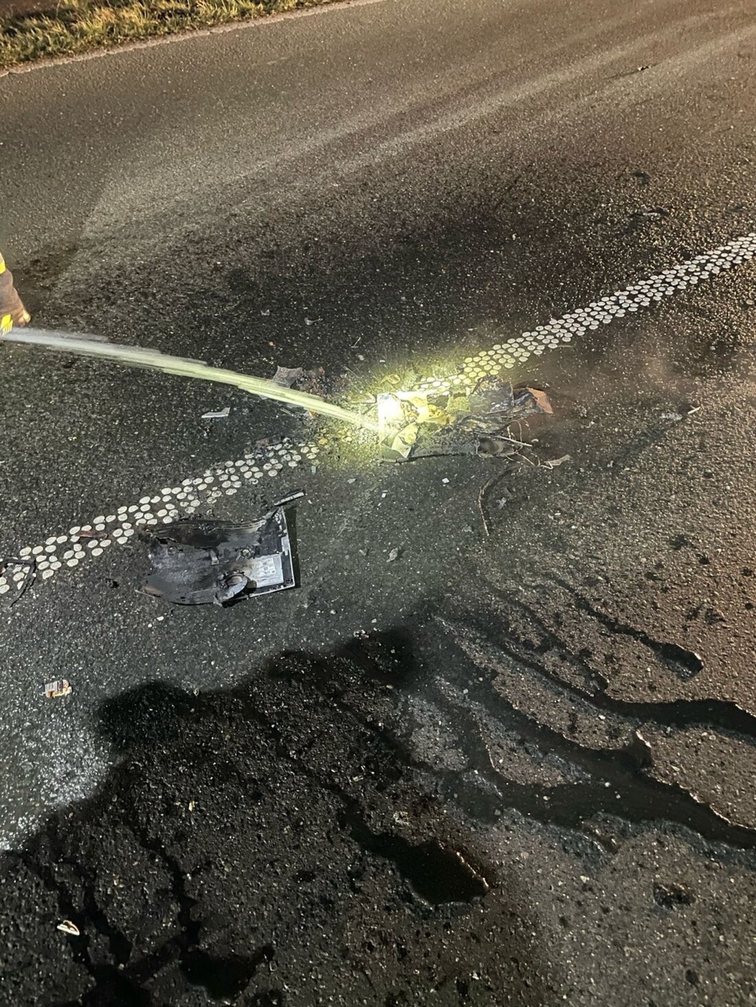 Feuerwehr Schermbeck führte Nachlöscharbeiten nach Laptopbrand auf der Hünxer Straße durch. Details zum Einsatz.