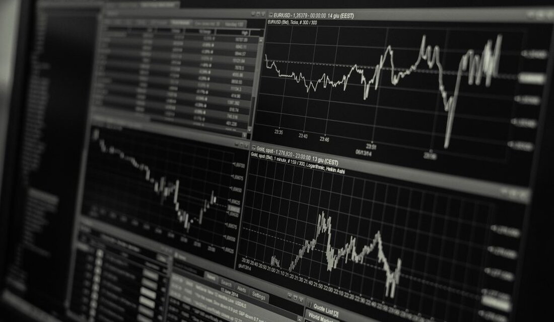 Lark Davis erwähnt die fünf wichtigsten Altcoins, die im Juni explodieren könnten. Er rät Anlegern, bei großen Einbrüchen zu kaufen und ihre Erwartungen niedrig zu halten. Lark Davis, ein beliebter Youtuber und Krypto-Analyst, hat vier Altcoins geteilt, die im Juni massive Gewinne erzielen könnten. Ihm zufolge haben einige dieser Altcoins das Potenzial, um erhebliche Margen zu steigen, während andere aufgrund ihrer Marktkapitalisierung um geringere Margen steigen könnten. Polygon (Matic) Polygon erholt sich stark von dem massiven Ausverkauf, der fast alle führenden Vermögenswerte betraf. Bei einem aktuellen Kurs von 1,8 US-Dollar glaubt Davis, dass der „Gewinnzug“ des Vermögenswerts noch nicht abgeschlossen …