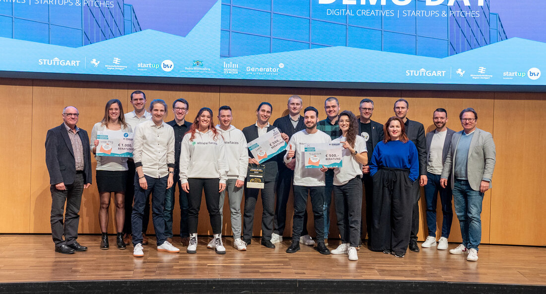 Beim Regional Cup Stuttgart ist das Team Leefs ins Landesfinale des „Start-up BW Elevator Pitch 2023“ eingezogen. Es überzeugte mit der Geschäftsidee einer Plattform für automatisiertes Produktdesign und On Demand Produktion. Mit dem Gründungswettbewerb „Start-up BW Elevator Pitch“ sucht das Wirtschaftsministerium bereits zum zehnten Mal nach den einfallsreichsten Geschäftsideen und besten Gründerinnen und Gründern im Land. Dafür finden in ganz Baden-Württemberg Vorentscheide für das Landesfinale statt, die eigenverantwortlich durch die Partner organisiert werden. Der Sandbox Demo Day fand am 10. Februar 2023 statt. Das Team Leefs überzeugte mit seiner Geschäftsidee einer Plattform für automatisiertes Produktdesign und On Demand Produktion die …
