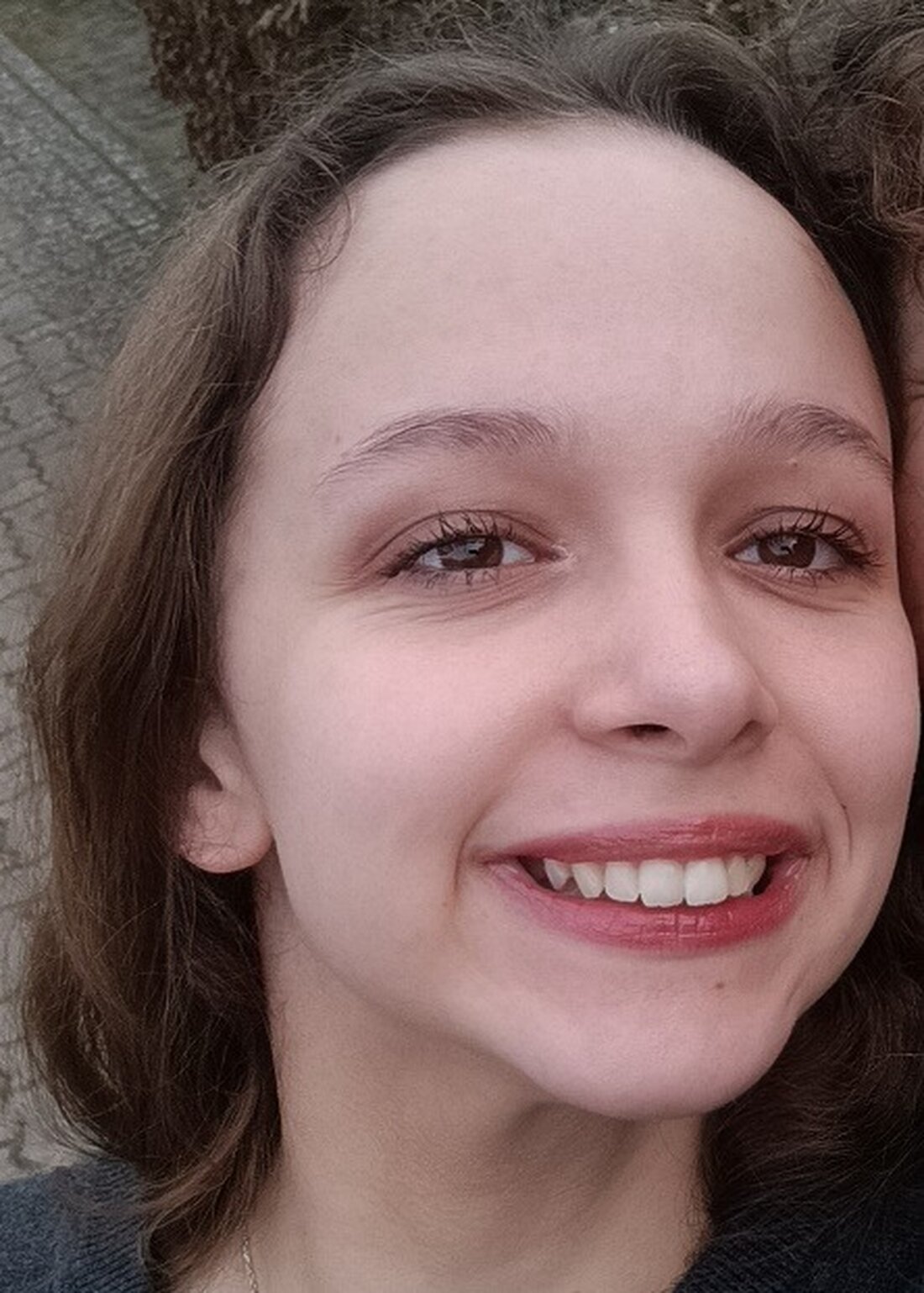 Polizei Hamburg sucht nach einer 12-jährigen Vermissten aus Neugraben-Fischbek. Hinweise erbeten unter 040 4286-56789 oder Notruf 110.