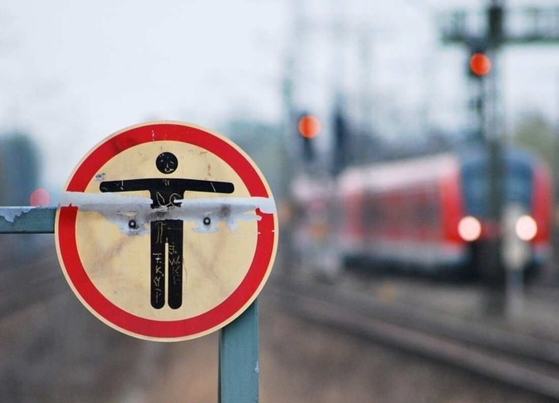 Ein 12-jähriges Mädchen wurde bei einem S-Bahn-Unfall in Taufkirchen verletzt. Die Bundespolizei warnt vor Gefahren im Gleisbereich.