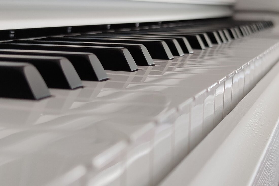 Am 2. Oktober 2024 spielt Pianist Pietro Ceresini um 19:30 Uhr im Wolfsbrunnen Heidelberg Werke von Chopin, Münch und Szymanowski.