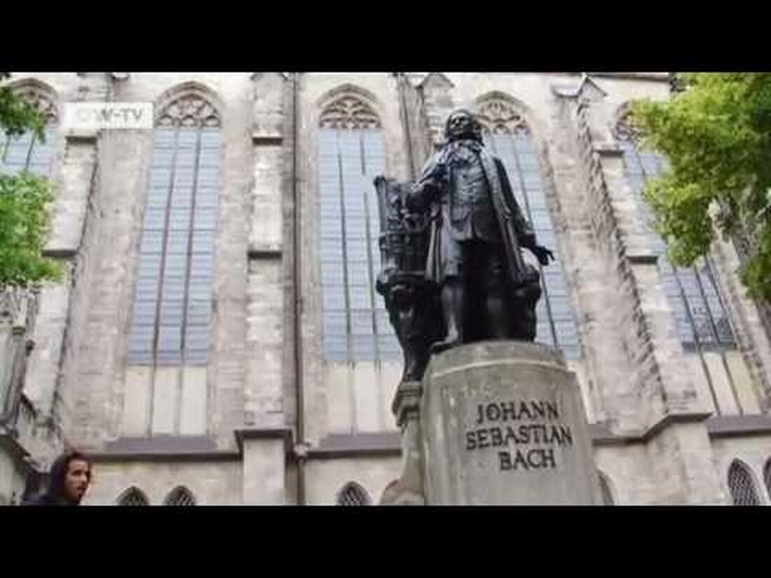Steven Mulik aus Dallas belegt einen Deutschkurs in Leipzig. In seiner Freizeit erkundet er die Stadt, die von Barockgebäuden, realer sozialistischer Architektur und modernen Hochhäusern geprägt ist. Sieh es dir selbst an! . Youtube-Link