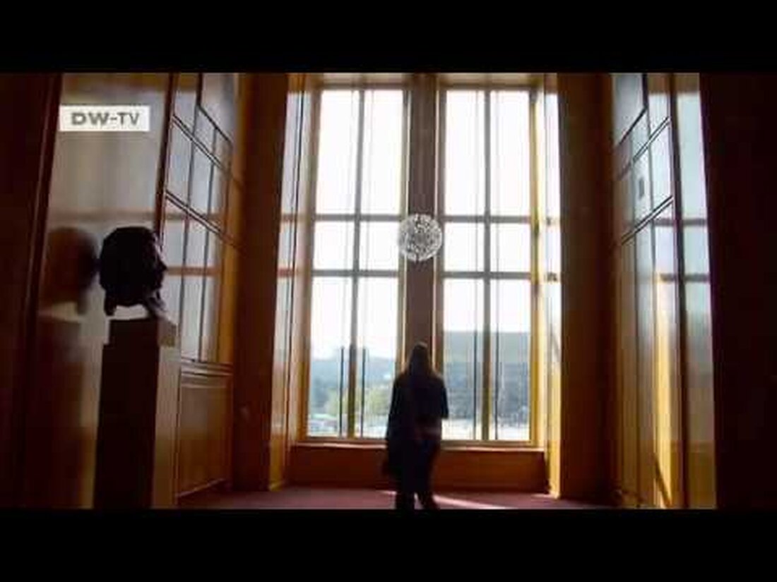 María José Gálvez aus San Salvador möchte in Leipzig Deutsch lernen und die Stadt kennenlernen. Sie besucht die Mädlerpassage in der Innenstadt, schaut sich die Oper und die Thomaskirche an. Sehen Sie mehr im Video-on-Demand. . Youtube-Link