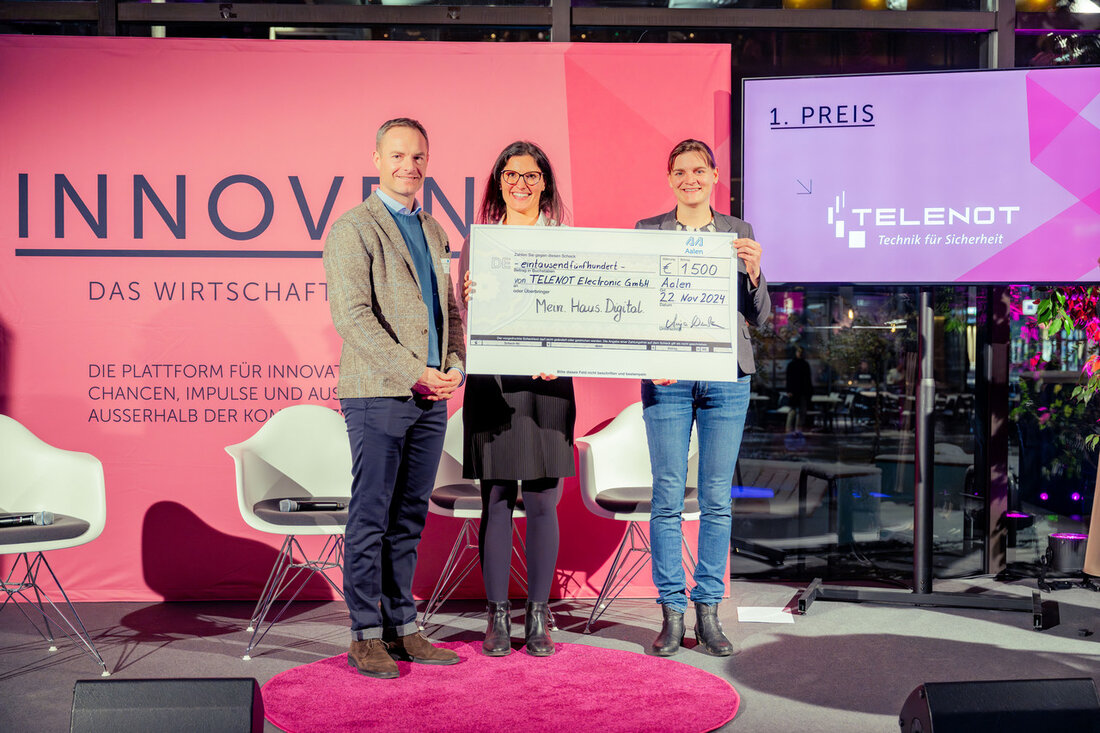 MeinHaus.Digital aus Essingen schafft Sprung ins Landesfinale des „Start-up BW Elevator Pitch 2024/2025“ Essingen – Das innovative Unternehmen MeinHaus.Digital aus Essingen hat beim Regional Cup Aalen vom „Start-up BW Elevator Pitch 2024/2025“ mit seiner Geschäftsidee für Aufsehen gesorgt. Die Gründerin des Start-ups stellte einen digitalen und KI-basierten Umbau-Konfigurator für Hauskäufer vor und sicherte sich damit einen Platz im Landesfinale. In einer offenen und kompetitiven Wettbewerbsumgebung bewies die Gründerin sowohl mit ihrer Präsentation als auch mit der Effizienz ihres Konfigurators, dass digitale Lösungen im Bauwesen nicht nur zukunftsträchtig, sondern auch notwendig sind. Der Umbau-Konfigurator ermöglicht es potenziellen Hauskäufern, ihre Vorstellungen von &hellip;