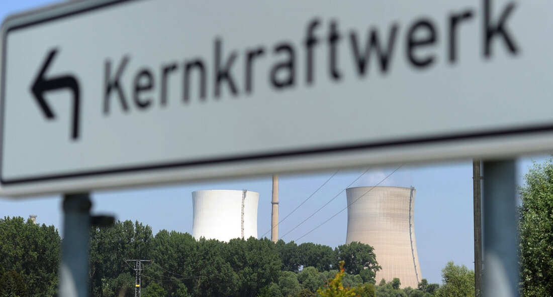 Bei einer Routineinspektion der stillgelegten Einheit 2 des Kernkraftwerks Philippsburg wurde festgestellt, dass eine Brandschutzklappe im Schaltanlagengebäude nicht ordnungsgemäß schließen konnte. Selbst im Brandfall wäre keine Gefahr für Menschen gewesen. Die Veranstaltung hat wenig oder keine Sicherheitsbedeutung. Während eines Routinetests in Block 2 des Kernkraftwerk Philippsburg (KKP 2) Der Betreiber stellte am 24. November 2020 fest, dass eine Brandschutzklappe im Schaltanlagengebäude nicht schließen konnte, weil sie in der geöffneten Position falsch verriegelt war. Klassifizierung durch den Lizenznehmer: Berichtskategorie N (normale Berichterstattung), INES 0 (keine oder nur sehr geringe sicherheitsrelevante Bedeutung). Aktivitäten Der Bediener ließ die Verriegelung der Brandschutzklappe los, damit …