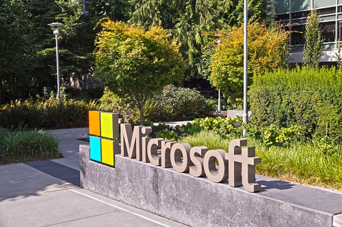 Die neue Plattform ist eine datenschutzfähige Blockchain namens Canton Network. Das Canton Network ermöglicht interoperable und synchronisierte Finanztransaktionen und setzt so Effizienz und Innovation frei. Microsoft ist unterstützender Partner und schließt sich Unternehmen wie BNP Paribas, Deutsche Börse Group und Goldman Sachs an. Microsoft gehört zu mehreren globalen Technologie- und Finanzunternehmen, die die Interoperabilität auf den Finanzmärkten über ein neues datenschutzfähiges Blockchain-Netzwerk vorantreiben wollen. Die auf Institutionen ausgerichtete Blockchain wird als Canton Network bezeichnet und bietet Zugang zu einer dezentralisierten Infrastruktur, die darauf abzielt, das Potenzial synchronisierter Finanzmärkte freizusetzen, wie in a Pressemitteilung am Dienstag. Das Canton Network-Konsortium umfasst die …