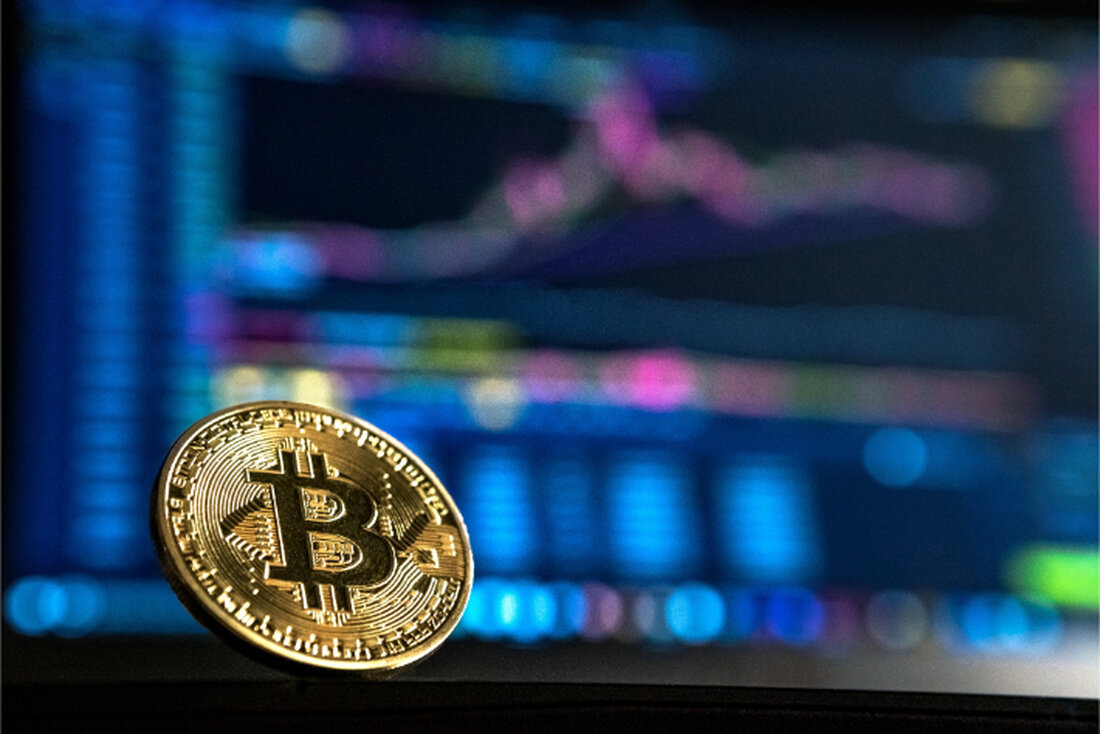 Bitcoin kämpft immer noch darum, über 35.000 USD zu brechen, und im letzten Schritt ist der digitale Vermögenswert auf das Niveau von 32.000 USD zurückgekehrt, wo es starke Unterstützung genießt. JPMorgan-Strategen haben vorausgesagt, dass Bitcoin im kommenden Monat nicht mehr 30.000 US-Dollar halten und bis auf 25.000 US-Dollar abrutschen wird, beschleunigt durch Grayscale, die eine beträchtliche Menge an GBTC-Aktien freischaltet. Seit Bitcoin unter 40.000 US-Dollar gefallen ist, hat es sich schwer getan, wieder über dieses Niveau zu kommen. In den letzten Tagen ist der digitale Vermögenswert weiter unter 35.000 US-Dollar gefallen, der durch FUD wegen Chinas Razzia gegen Kryptowährungen angeheizt …