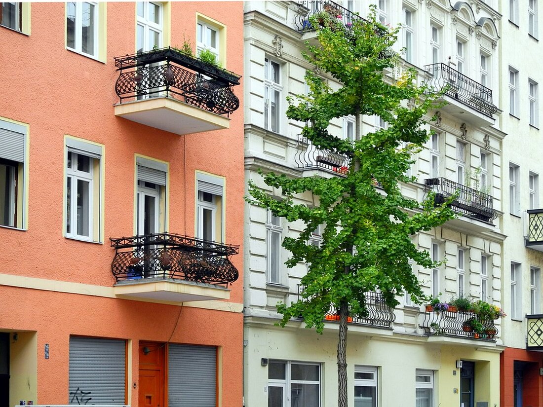 Erleben Sie die Moabiter Wochen der Mobilität bis zum 20. September 2024! Kinder, Schüler*innen und Jugendliche können an spannenden Aktionen teilnehmen, die nachhaltige Mobilität fördern. Höhepunkte sind ein mobiler Pumptrack und ein Mini-Parcours für die Kleinen. Informieren Sie sich über Verkehrssicherheit, Bewegung und Gesundheit. Jetzt mitmachen und Freude am Fahrradfahren entdecken!