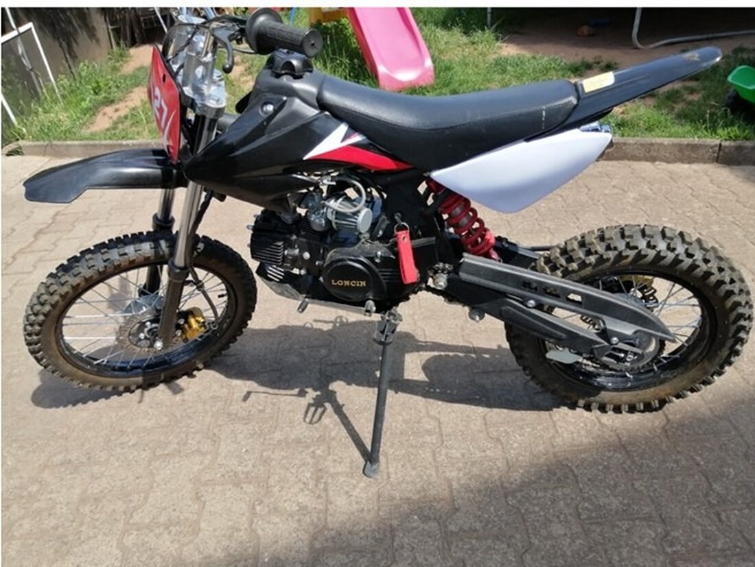 In Landstuhl wurde ein Motocross-Motorrad gestohlen. Die Polizei sucht nach Zeugen, die Hinweise zum Vorfall geben können.