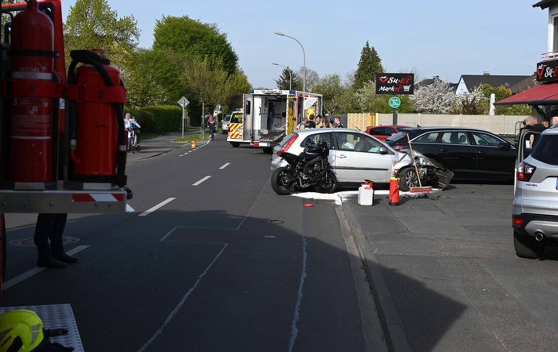 Am 11. April kam es in Pulheim zu einem schweren Unfall, als ein Motorradfahrer mit einem PKW kollidierte. Der Fahrer wurde schwer verletzt.