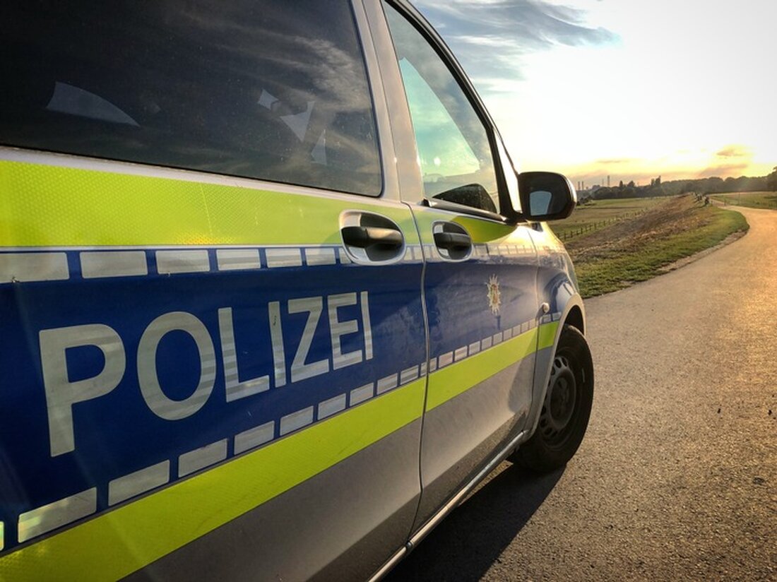 Ein Motorradfahrer in Velbert wurde am 30. April 2025 schwer verletzt, nachdem er einem überhöht fahrenden Motorrad ausweichen musste. Polizei sucht Zeugen.