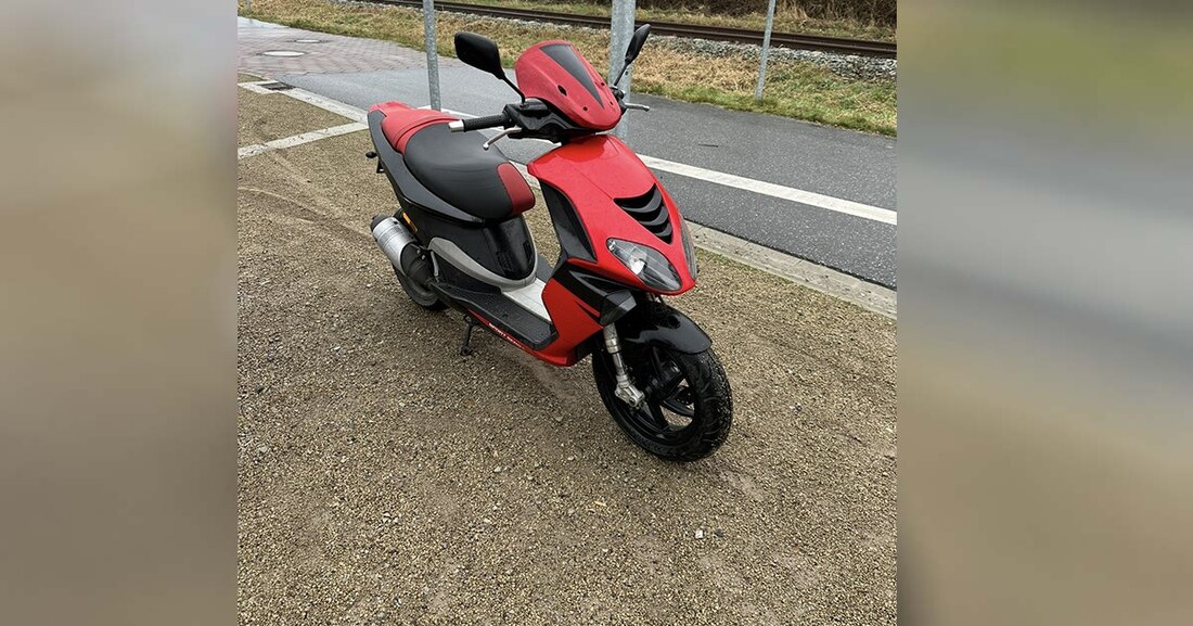 In Bremerhaven-Geestemünde wurde ein roter Motorroller gestohlen. Die Polizei bittet um Hinweise von Zeugen.