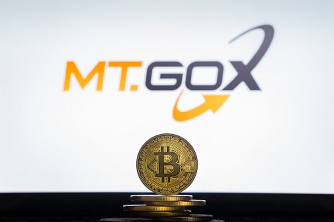 Mt. Gox hat BTC im Wert von über 172 Millionen US-Dollar an neue Wallet-Adressen übertragen. Der Bitcoin-Preis blieb trotz der Wallet-Aktivität der bankrotten Krypto-Börse stark. Insbesondere die bankrotte Krypto-Börse Mt.Gox übertragen etwa 1.620 Bitcoin an neue unbekannte Adressen. Der Wert der Bitcoin-Überweisung belief sich auf über 172,5 Millionen US-Dollar und wurde an neue Adressen gesendet. Die Transfers fanden statt, als der BTC-Preis um 107.380 US-Dollar schwankte und neue Allzeithochs über 107.822 US-Dollar erreichte. Anders als bei früheren Mt.-Gox-Transaktionen der Flaggschiff-Kryptowährung kam es bei der jüngsten Bewegung nicht zu einer heftigen Abwärtsreaktion von BTC. Auch schlafende Wale sind aufgewacht, wie Arkham …