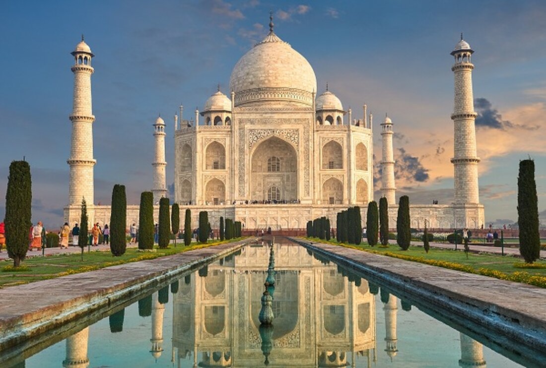 Mudrex bietet indischen Anlegern US-Bitcoin-ETFs an. Mudrex wird den Zugang zu Spot-ETFs von BlackRock, Fidelity, Franklin Templeton und Vanguard erleichtern. Das indische Regulierungsumfeld bringt Herausforderungen mit RBI-Beschränkungen mit sich. Mudrex, eine in Kalifornien ansässige Krypto-Investmentplattform, wird die indische Investmentlandschaft revolutionieren, indem sie sowohl institutionellen als auch privaten Anlegern US-Spot-Bitcoin-Exchange-Traded-Fonds (ETFs) anbietet. Dieser Schritt stellt einen wichtigen Meilenstein bei der Verknüpfung globaler Investitionsmöglichkeiten mit indischen Märkten dar, trotz regulatorischer Herausforderungen. Ein beispielloses Angebot inmitten regulatorischer Kluft Die Entscheidung von Mudrex, Zugang zu US-Spot-Bitcoin-ETFs zu gewähren, kommt zu einer Zeit, in der das regulatorische Umfeld für Kryptowährungen in Indien nach wie vor …