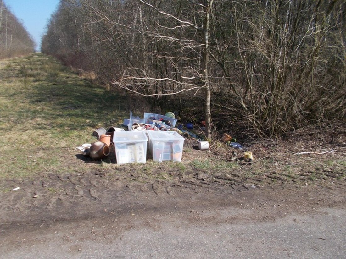 Am 28.03.2025 wurde in Westerhorn illegale Müllablagerung entdeckt. Die Polizei sucht Zeugen für weitere Hinweise.