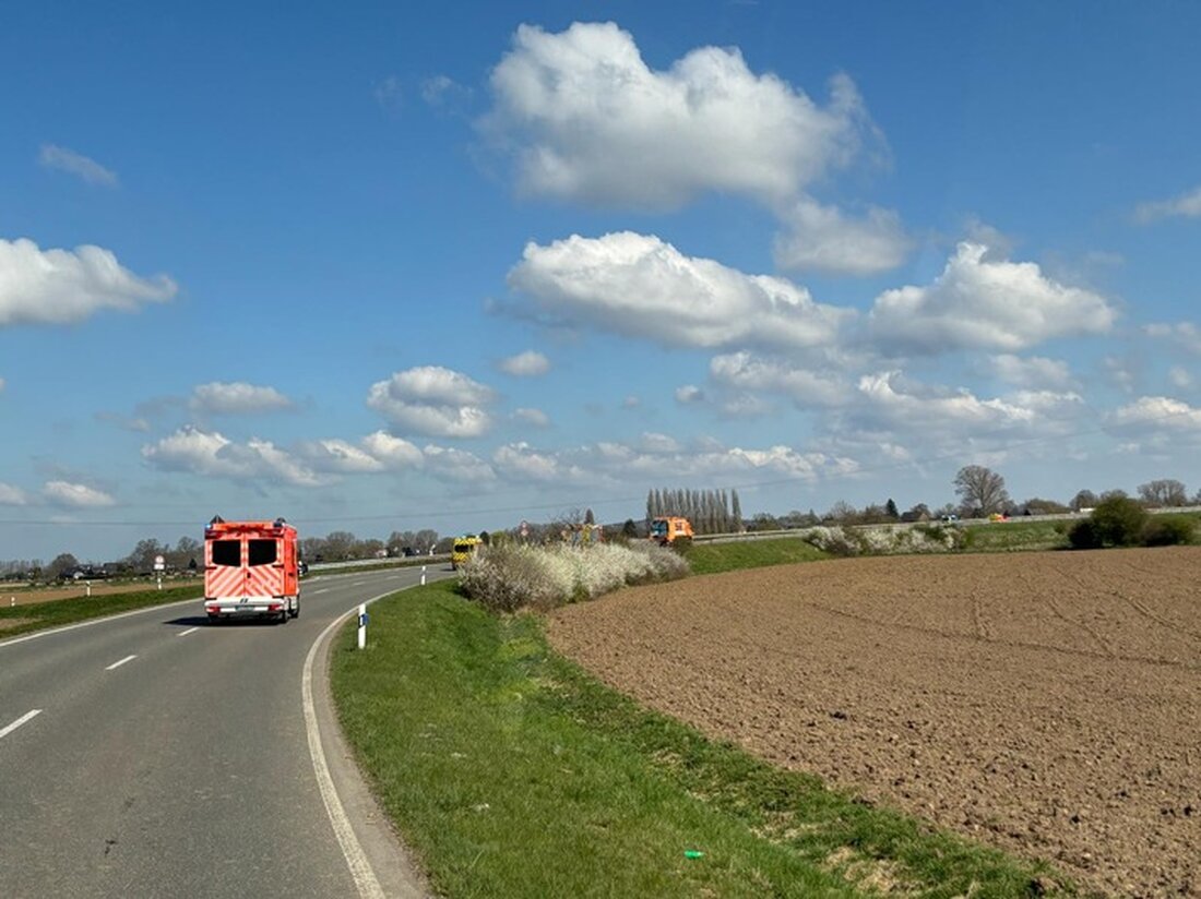 Am 1. April 2025 eskortierte die Feuerwehr Kleve ein Müllfahrzeug mit Schwelbrand zum Wertstoffhof, um Brandgefahr zu vermeiden.