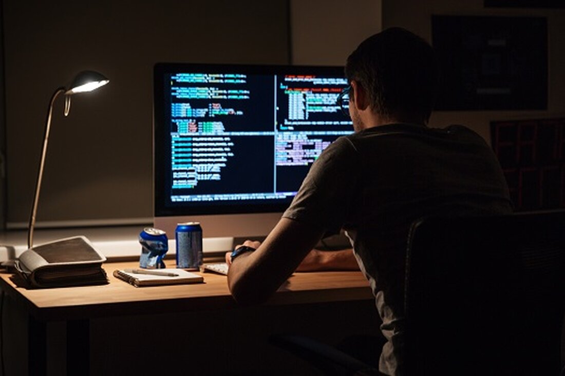 Ein neues Projekt, Ashigaru, ist von Samourai Wallet abgezweigt worden, um die Privatsphäre der Benutzer zu verbessern. Die Entwickler von Ashigaru, ehemalige Samourai-Benutzer, legen Wert auf Open-Source-Sicherheitslösungen. Die ursprünglichen Gründer von Samourai Wallet stehen vor ernsthaften rechtlichen Problemen wegen Geldwäsche. Am 20. September kündigte eine rätselhafte Gruppe von Entwicklern den Hard Fork des beliebten Samourai Wallet an und startete ein neues Projekt namens „Ashigaru Open Source Project“. Samourai Wallet wurde geforkt. Einige mutige Seelen haben dort weitergemacht, wo Samourai Wallet aufgehört hat, und der Kampf um die Privatsphäre geht weiter. Ausgezeichnete Arbeit beim Wiederentzünden dieser Flamme in der dunkelsten Stunde. …