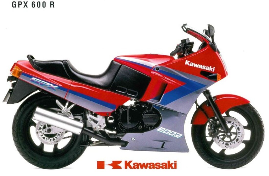 Die Polizei Köln ermittelt nach Schuss auf einen Mann in Pulheim und sucht Zeugen für ein rotes Fluchtmotorrad. Hinweise bitte melden.