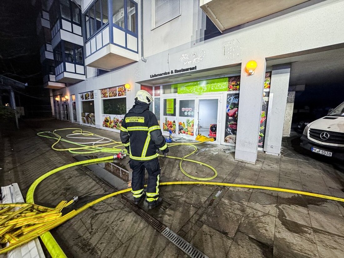 In der Nacht zum 16.03. meldete die Feuerwehr Iserlohn einen Brand in einem Einzelhandelsgeschäft, der schnell unter Kontrolle gebracht wurde.