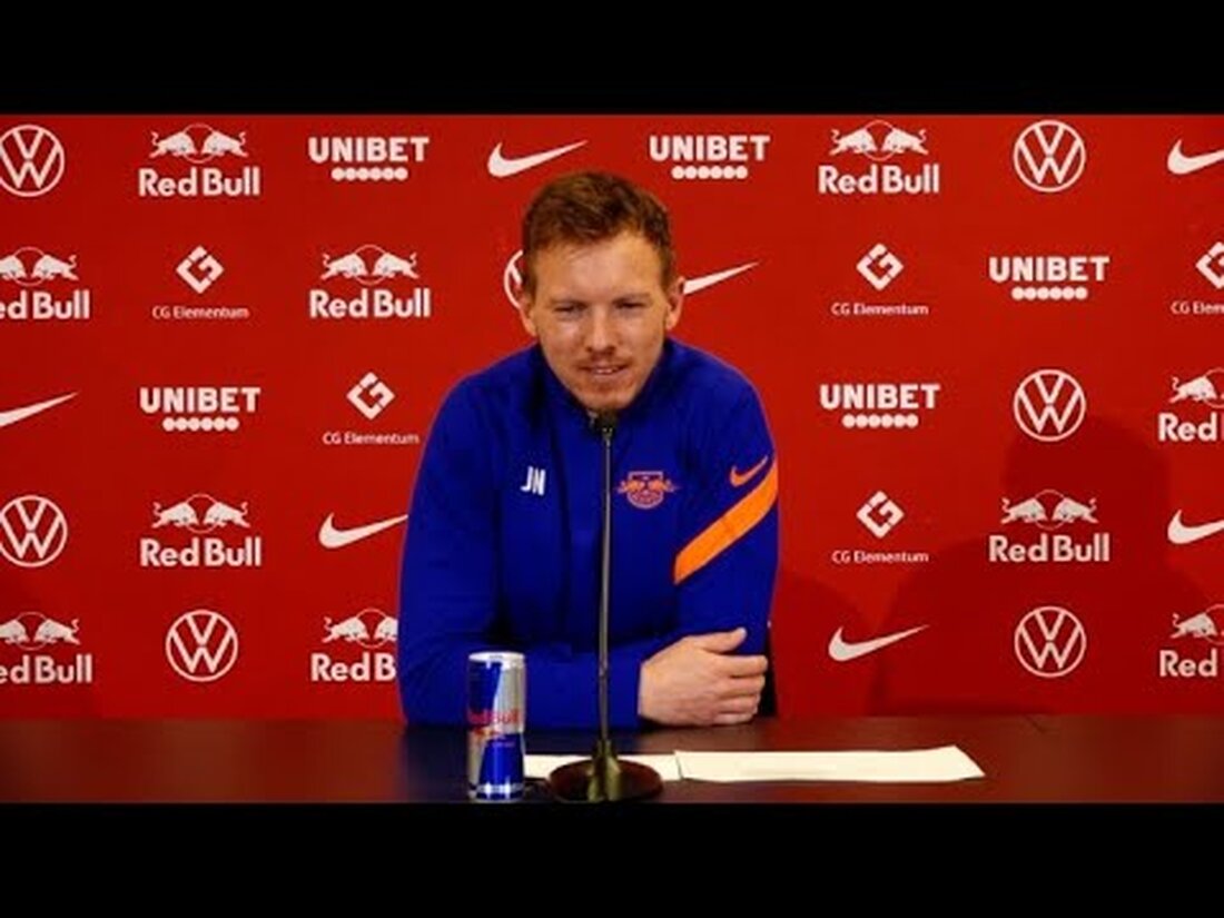 Vor dem 60. Geburtstag von Lothar Matthäus erinnerte sich Trainer Julian Nagelsmann von RB Leipzig an den Weltmeister von 1990. Nagelsmann war schon als Kind ein großer Fan von Matthäus, hatte aber Probleme mit dem Namen. Kennen Sie bereits unseren neuen YouTube-Kanal SID Sportnews? Hier senden wir jeden Freitag vor einem Bundesliga-Wochenende die Stimmen für den Spieltag: ► Hier finden Sie SID Sportnews: https://www.youtube.com/channel/UC2stMRnvaXNQdagvwc_BIbw Gefällt Ihnen das Video? ► Abonnieren Sie unseren Kanal: https://bit.ly/2Yw16pt Möchten Sie jeden Tag die wichtigsten Nachrichten von SID erhalten? ►Melden Sie sich für unseren Newsletter an: https://bit.ly/2yoe1iv Der SID (Sports Information Service) ist die Multimedia-Sportnachrichtenagentur …