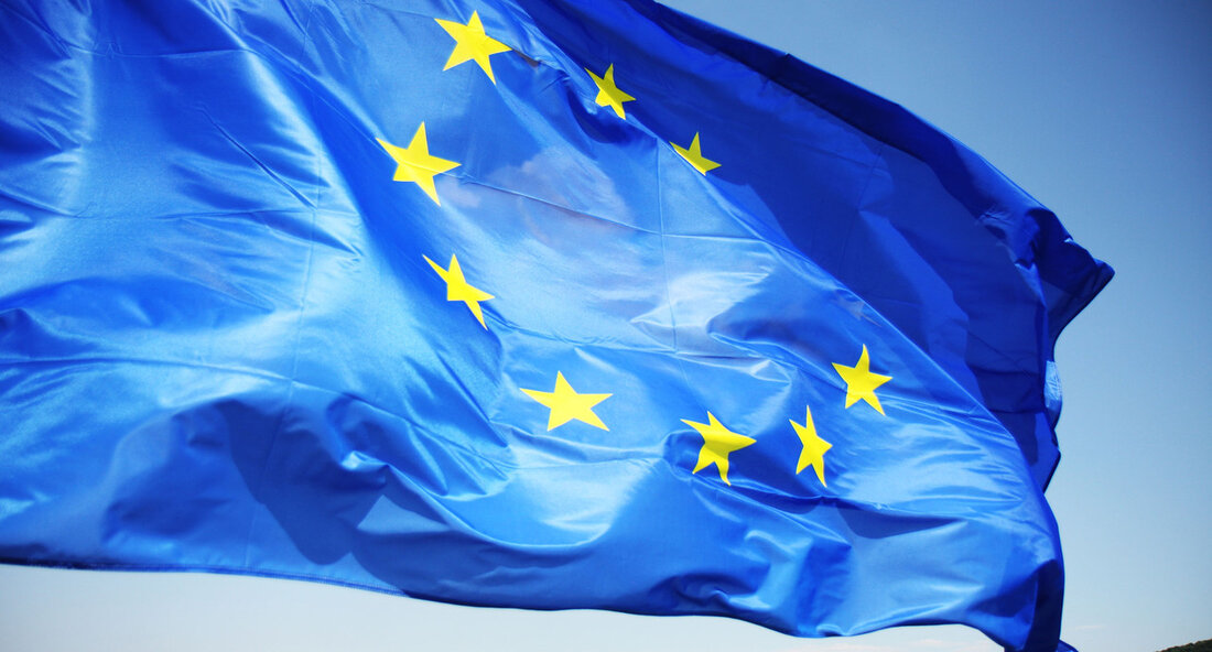 Das vorläufige amtliche Ergebnis der Europawahl 2024 aus Baden-Württemberg zeigt einen erfreulichen Anstieg der Wahlbeteiligung im Vergleich zur Europawahl 2019. Laut Landeswahlleiterin Cornelia Nesch stieg die Wahlbeteiligung um 2,4 Prozentpunkte auf 66,4 Prozent an, was der höchste Wert seit 1994 ist. Dies ist ein positives Zeichen für die Demokratie und zeigt ein gesteigertes Interesse der Bürgerinnen und Bürger an der politischen Teilhabe. Besonders beachtenswert ist auch die Tatsache, dass die Quote der ungültigen Stimmen weiter gesunken ist, was auf eine verbesserte Informiertheit der Wählerinnen und Wähler hindeutet. Die Ergebnisse der Europawahl in Baden-Württemberg sind beim Statistischen Landesamt und der Bundeswahlleiterin …