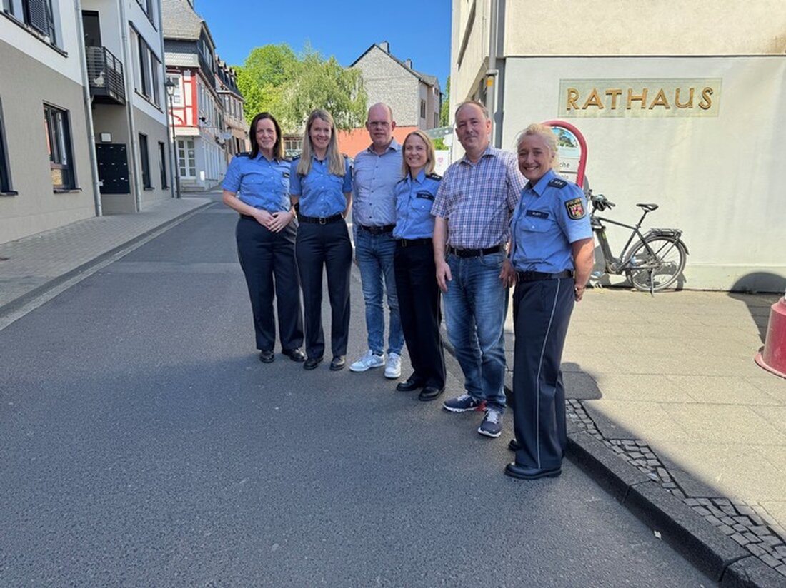 Neue Bezirksdienstbeamte der Polizei Simmern stellen sich in Kastellaun vor. Bürgernähe und präventive Zusammenarbeit stehen im Fokus.