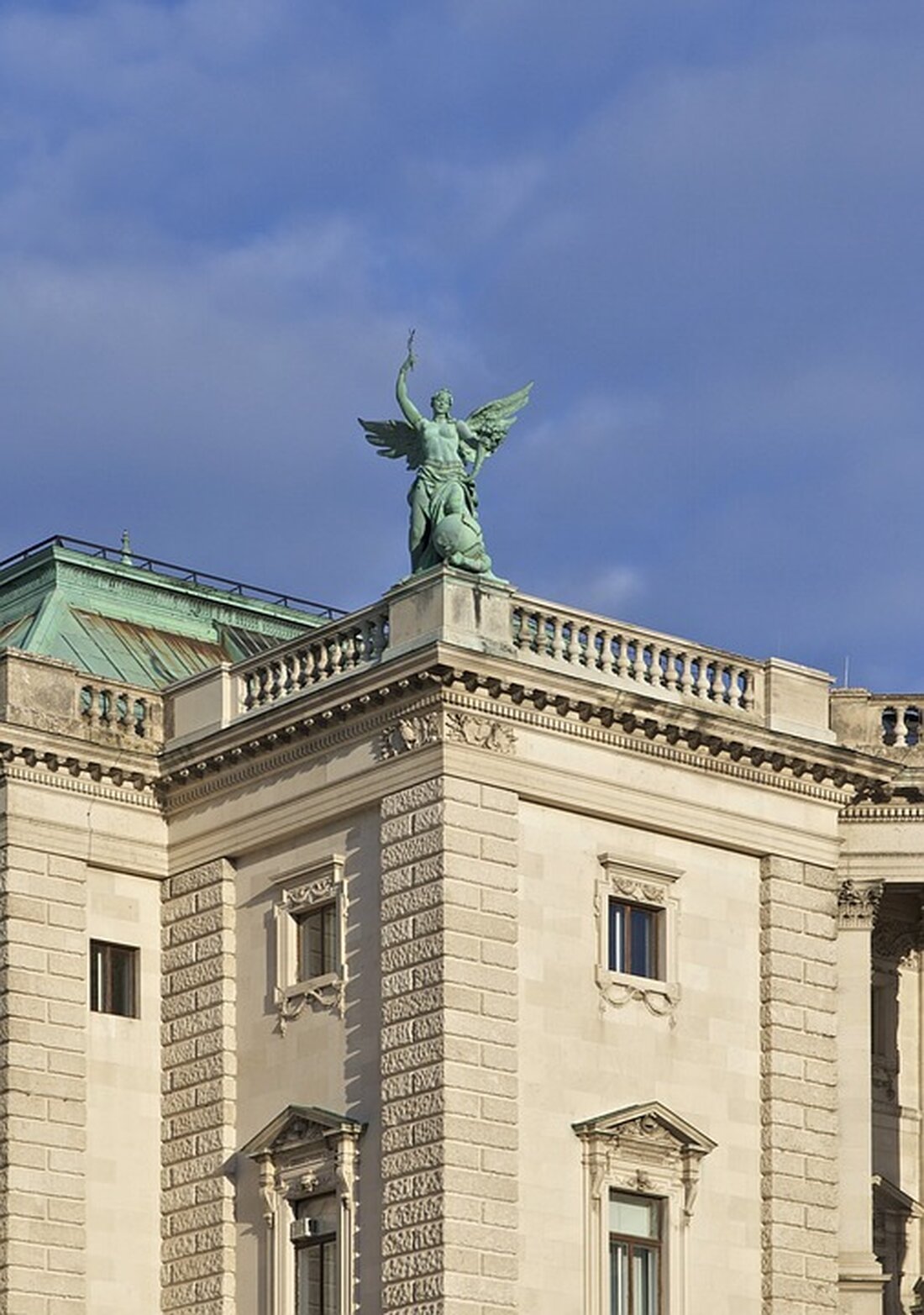 Entdecken Sie die neuen Kleingärten im Bezirk Tempelhof-Schöneberg! Anlässlich der Übergabe von 15 neuen Parzellen am Priesterweg laden wir alle Interessierten zu einem feierlichen Event ein. Erfahren Sie mehr über die kleingärtnerische Nutzung und die Zusammenarbeit zwischen Bezirksamt und Bezirksverband. Seien Sie dabei!