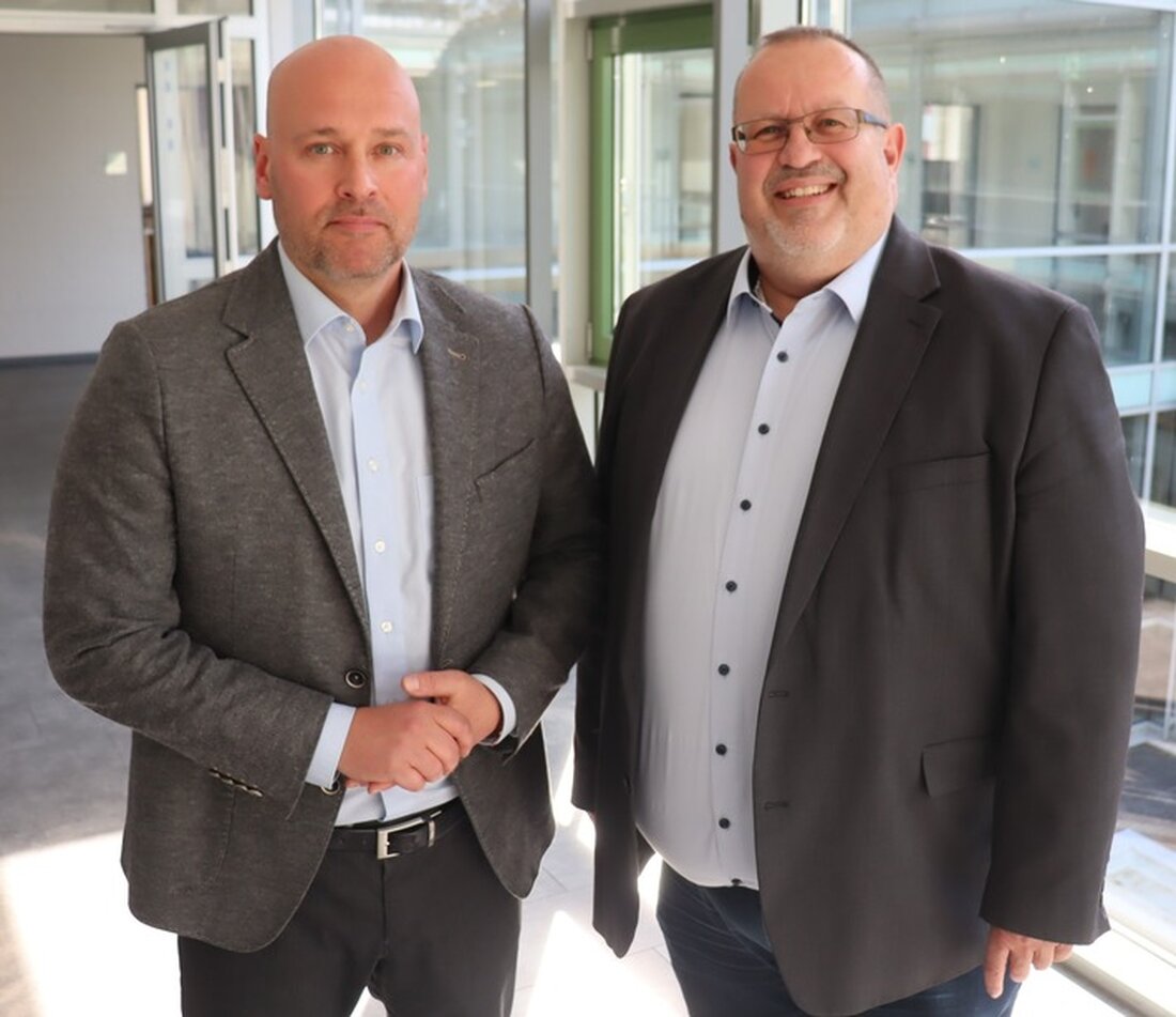 Dr. Michael Winkeler ist neuer stellvertretender Leiter des Hauptzollamts Lörrach und folgt Dieter Quasnowitz nach.