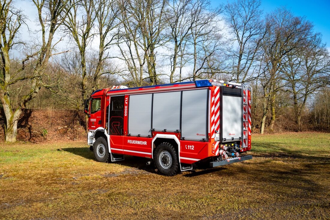 Die Freiwillige Feuerwehr Finnentrop hat ein neues TLF 3000 in Betrieb genommen, um den Einsatzschutz zu verbessern und die Einsatzkräfte optimal auszurüsten.