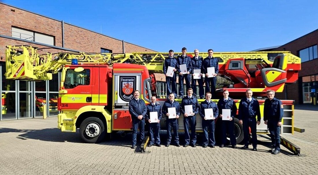 Neun Brandmeisteranwärter der Feuerwehr Ratingen wurden am 28.03.2025 feierlich befördert. Herzlichen Glückwunsch!