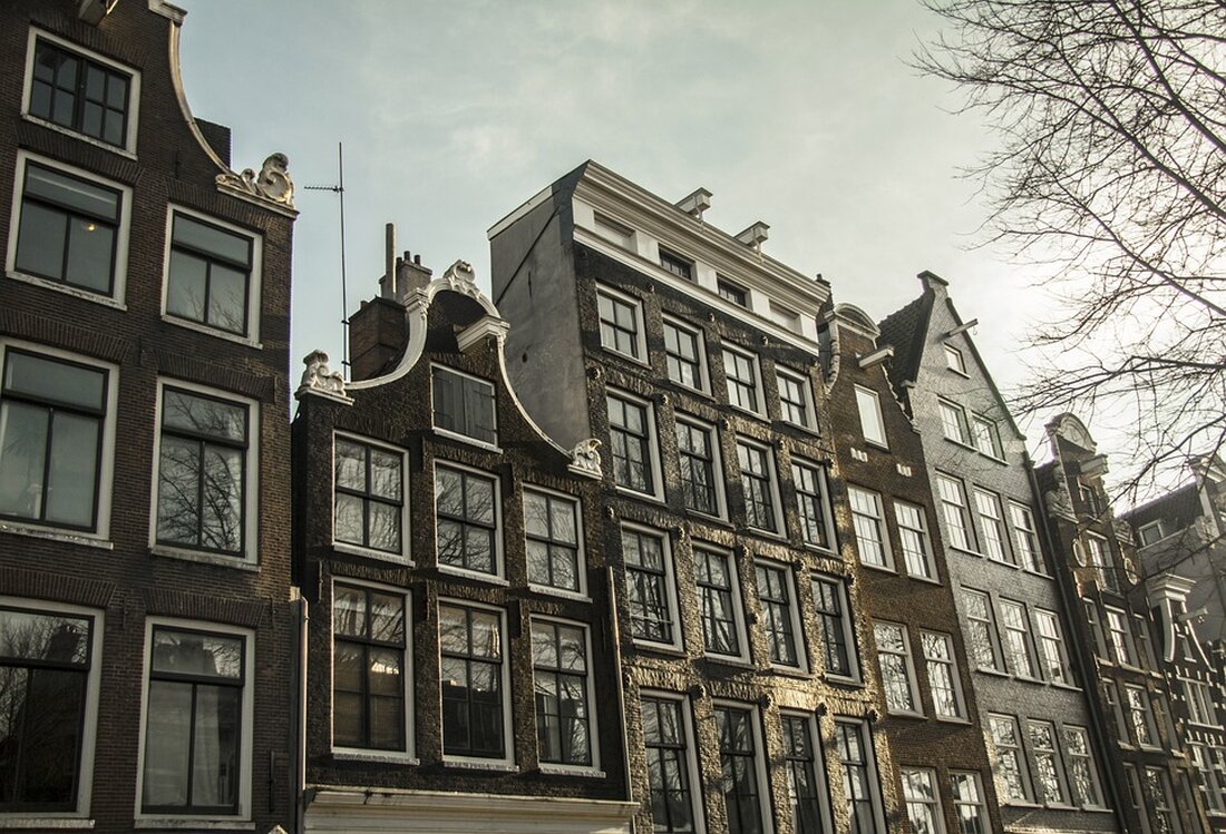Die niederländische Regierung streicht ab 2025 die Versorgung abgelehnter Asylbewerber. Amsterdam plant, vorerst selbst Kostendeckung zu übernehmen.