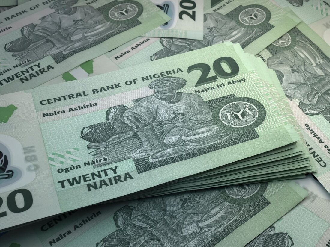 Nigeria will die Verwendung von Naira auf Peer-to-Peer-Handelsplattformen (P2P) verbieten. Die Nachricht kommt nach einem Treffen zwischen der Regierung, vertreten durch die Securities and Exchange Commission (SEC), und der Blockchain-Community. Die neuesten Kryptowährungsnachrichten aus Afrika besagen, dass Nigeria plant, die lokale Währung Naira von allen Peer-to-Peer-Krypto-Handelsplattformen (P2P) im Land zu entfernen. Zeitungsveröffentlichung PUNCH gemeldet Am frühen Dienstag gab die Bundesregierung bekannt, dass sie über die Securities and Exchange Commission (SEC) daran arbeitet, Naira von allen P2P-Kryptoplattformen zu entfernen. Der Schritt erfolgt im Rahmen der Bemühungen der Regierung gegen mutmaßliche Dollar-Schmuggler und Wechselkursmanipulatoren. Die nigerianische SEC traf sich mit Akteuren des …