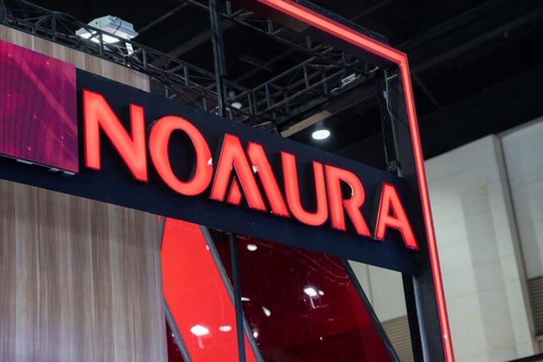 Nomura Holdings und Laser Digital haben sich mit der GMO Internet Group für ein neues, auf Stablecoins ausgerichtetes Projekt zusammengetan. Die Unternehmen werden bei der Ausgabe, Rücknahme und Zirkulation von an den japanischen Yen und den US-Dollar gekoppelten Stablecoins in Japan zusammenarbeiten. Nomura Holdings, der japanische Banken- und Investmentriese, arbeitet mit der GMO Internet Group zusammen, um die Ausgabe von Fiat-gestützten Stablecoins in Japan zu prüfen. Die Zusammenarbeit, so ein Bekanntmachung Laut einer am Montag veröffentlichten Mitteilung wird Nomura Holdings über seinen Zweig für digitale Vermögenswerte Laser Digital die Ausgabe, Rücknahme und Zirkulation von Stablecoins unterstützen, die auf japanische Yen &hellip;