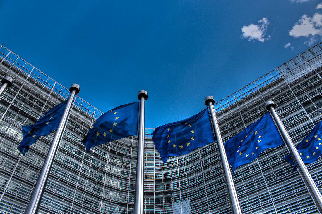 OKX wird die Lizenz nutzen, um lokalisierte Kryptoprodukte und -dienste im gesamten Europäischen Wirtschaftsraum anzubieten. Die MiCA-Vorautorisierung wurde von der Malta Financial Services Authority (MFSA) sichergestellt. Die Krypto-Börse OKX hat gemäß der Markets in Crypto-Assets (MiCA)-Verordnung der Europäischen Union eine Vorabgenehmigung als Börse für virtuelle Finanzanlagen (VFA) erhalten. Am 23. Januar findet der Austausch statt angekündigt Es erhielt eine Vorabgenehmigung der Malta Financial Services Authority (MFSA). Dieser Meilenstein liegt vor der erwarteten Genehmigung einer vollständigen MiCA-Lizenz. Sobald sich das Unternehmen die Volllizenz gesichert hat, wird es seine Reihe von Kryptoprodukten und -diensten einführen – alle lokalisiert und für Millionen von …