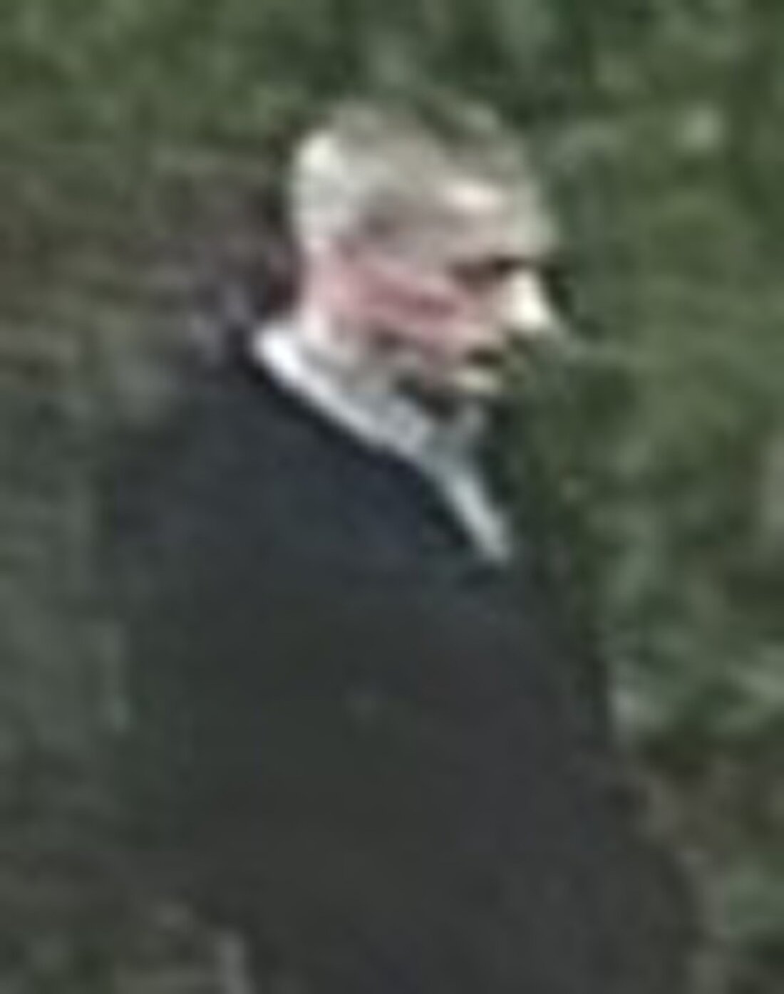 Die Polizei Lingen sucht Hinweise zu einem Angriff auf eine junge Frau in Schepsdorf. Bild- und Videomaterial jetzt veröffentlicht.