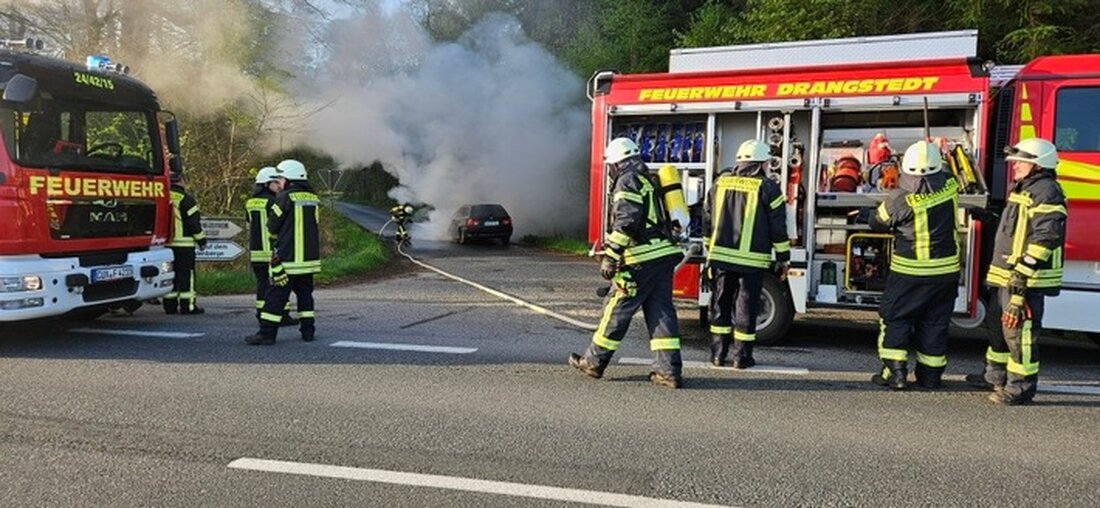 Am 29.04.2025 brannte in Drangstedt ein PKW, vermutlich wegen eines technischen Defekts. Glücklicherweise gab es keine Verletzten.