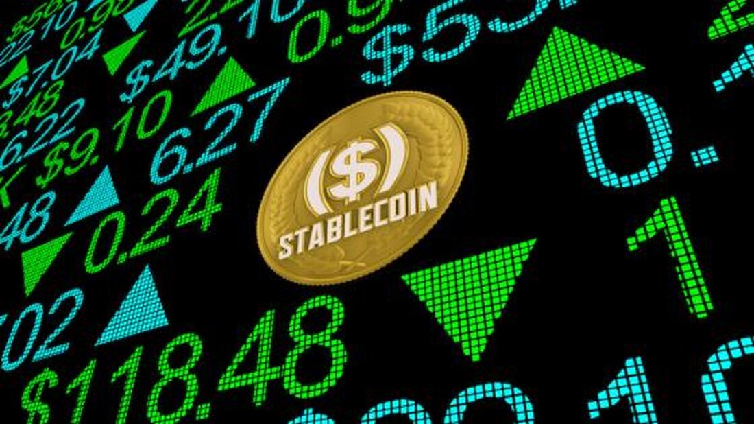 Paxos hat einen neuen Stablecoin herausgegeben, den Global Dollar (USDG), der rechtlich den Währungsgesetzen Singapurs entspricht. Im Gegensatz zu anderen gesetzeskonformen Stablecoins wird USDG einen großen Teil der Zinserträge aus Reserven an Marktteilnehmer verteilen, die bei der Verbreitung des Stablecoin-Netzwerks helfen. Große Namen wie Anchorage Digital, Galaxy Digital, Bullish, Nuvei, Kraken, Paxos und Robinhood unterstützen USDG. Paxos, der frühere Emittent des inzwischen nicht mehr existierenden BUSD-Stablecoins, hat einen neuen Stablecoin namens Global Dollar auf den Markt gebracht, der mit der Monetary Authority of Singapore konform ist. Der Stablecoin soll eine rechtskonforme Alternative zu USDT von Tether und USDC von Circle …