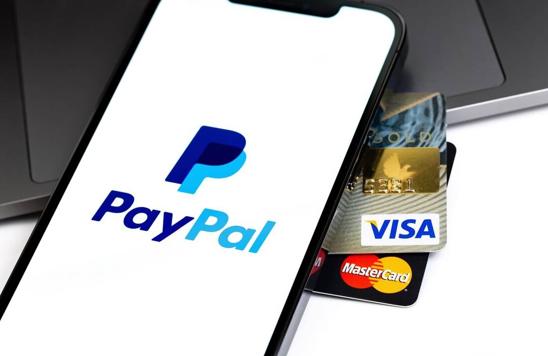 PayPal USD (PYUSD) ist jetzt auf der Solana-Blockchain live. Benutzer können PYUSD über PayPal, Venmo, Crypto.com, Phantom und Paxos kaufen. PayPal USD (PYUSD), der Stablecoin, den der Zahlungsgigant PayPal im August 2023 eingeführt hat, ist jetzt auf Solana live. Benutzer auf Solana können PYUSD über PayPal- und Venmo-Wallets kaufen. Als erste Anbieter, die Fiat-zu-Krypto-Käufe für die Stablecoin ermöglichen, wurden außerdem Crypto.com, Phantom und Paxos angekündigt. PayPal bringt PYUSD zu Solana PayPal kündigte die Verfügbarkeit von PYUSD auf Solana bei Consensus 2024 an, das am 29. Mai in Austin, Texas, begann. Die Einführung des Stablecoins auf der Blockchain erfolgt mehrere Monate …