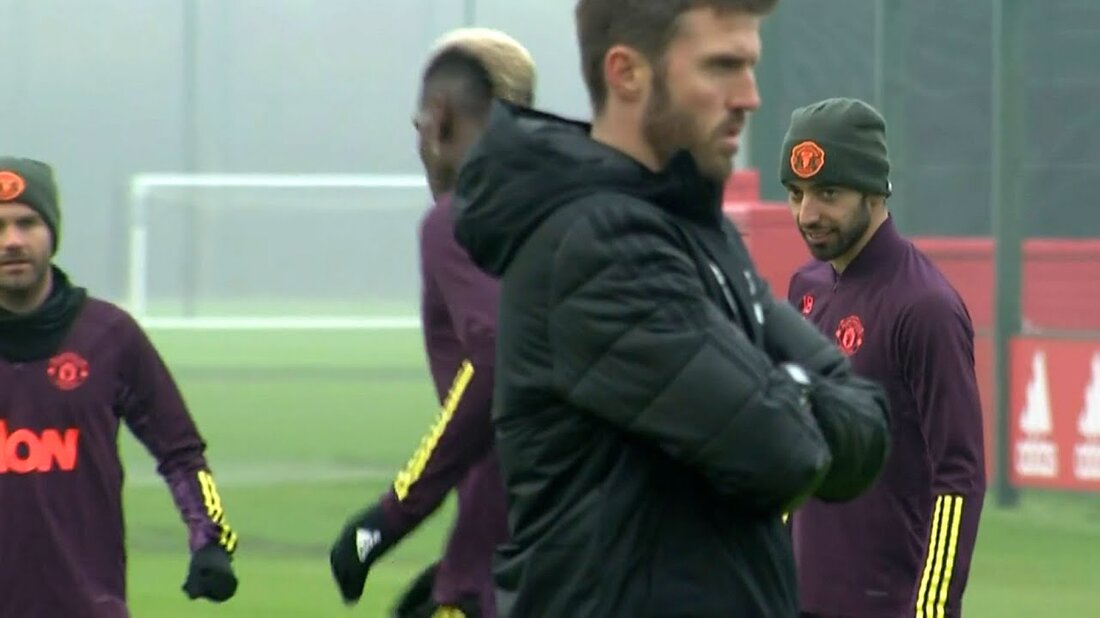 Manchester United trainiert vor dem entscheidenden Champions-League-Spiel gegen RB Leipzig. @UEFA 2020 Bitte abonnieren Sie das Video und teilen Sie es, wo immer Sie können! Helfen Sie mit, den Kanal ab nur 0,99 € pro Monat zu unterstützen! Holen Sie sich spezielle Treue-Abzeichen neben Ihrem Namen in Kommentaren und Live-Chat! Sie erhalten auch Teamabzeichen-Emojis von Ihrem Favoriten, die Sie im Live-Chat und bei Premieren verwenden können !! Klicken Sie unter dem Video auf „Beitreten“, um weitere Informationen zu erhalten, oder besuchen Sie = https://www.youtube.com/channel/UCiVg6vRhuyjsWgHkDNOig6A/join. Sie haben nicht meine Erlaubnis ** Ich habe alle erforderlichen Rechte, um dieses Filmmaterial zu verwenden. …