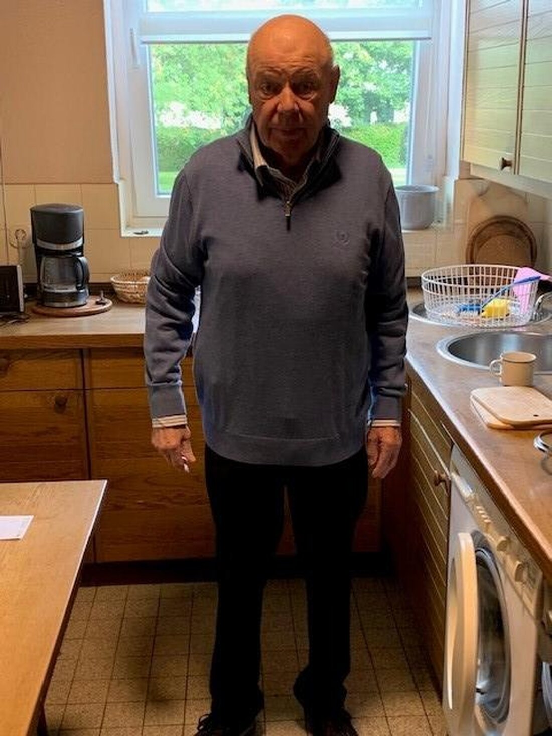 Die Polizei Lübeck sucht den 82-jährigen Klaus Peter R., der seit dem 13. Mai 2025 vermisst wird. Hinweise bitte an 110.