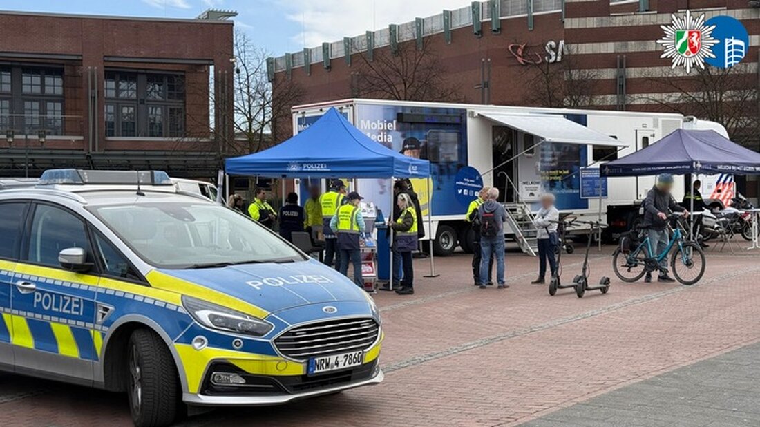 Am 22. März präsentierte die Polizei Oberhausen am Centro diverse Einsatzfahrzeuge und informierte über Karrieremöglichkeiten.