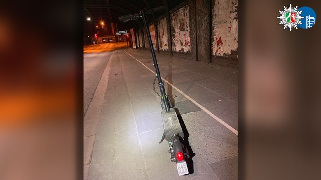 Polizei Oberhausen stoppt 24-Jährigen mit gefälschtem E-Scooter-Kennzeichen und stellt strafrechtliche Verstöße fest.