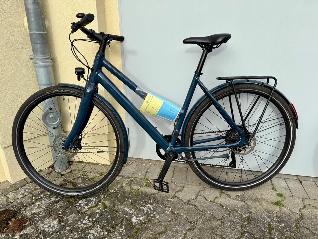Polizei Neubrandenburg sucht Eigentümer von entwendeten blauen Damenrädern, sichergestellt am 02.10.2024 nach Personenkontrolle.