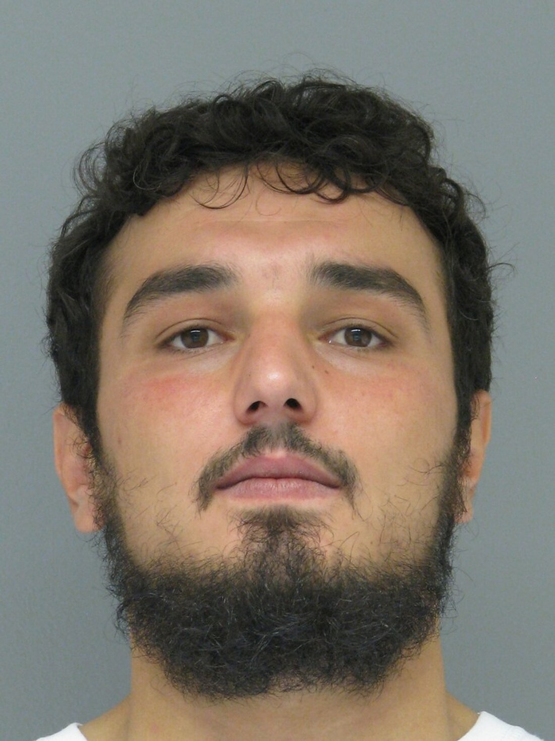 Die Polizei in Kassel sucht nach dem vermissten 27-jährigen Emir D. seit dem 22.03.2025. Hinweise sind willkommen.