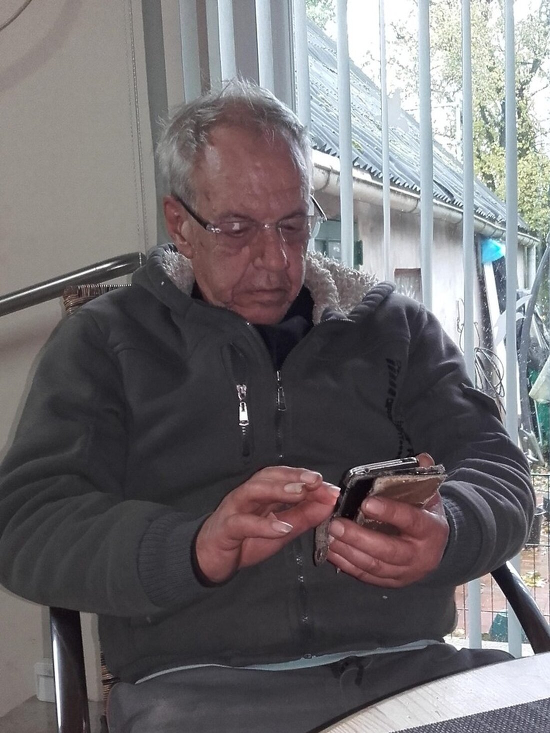 Die Polizei in Bollingstedt sucht dringend nach dem vermissten 59-jährigen Jens F. und bittet die Bevölkerung um Hinweise.