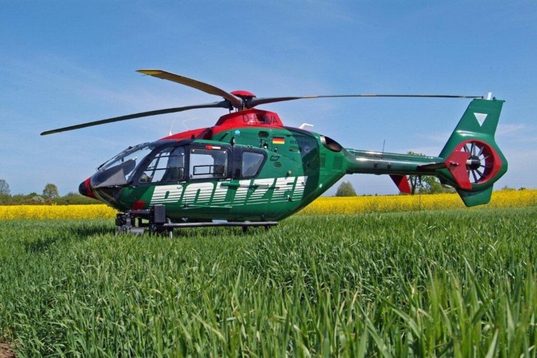 Polizeihubschrauber der Landespolizei M-V findet vermisste 81-Jährige in Selmsdorf; Einsatz zeigt Teamarbeit und Technik in der Krise.