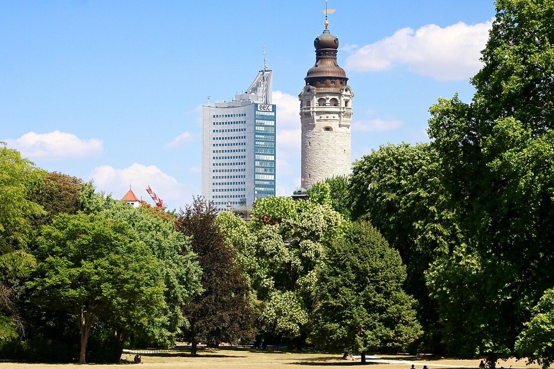 Aktuelle Polizei-News Polizeiticker Leipzig: Aktuelle Polizeimeldungen in und um Leipzig Ein Absperrband der Polizei sicherte am Dienstag die drei Brandiser Schulen. © Quelle: LVZ Notfall: Wie verhalte ich mich richtig? In einem Notfall ist schnelles und angemessenes Handeln von Bedeutung. Hier sind die Schritte, die Sie unternehmen sollten, wenn Sie oder jemand in Ihrer Nähe einen Notfall erlebt: Rufen Sie sofort den Notruf an: In Deutschland ist die Notrufnummer 112. Wählen Sie diese Nummer, um Hilfe von Polizei, Feuerwehr oder Rettungsdiensten zu erhalten. Bleiben Sie so ruhig wie möglich und schildern Sie dem Disponenten am Telefon die Situation und Ihren …