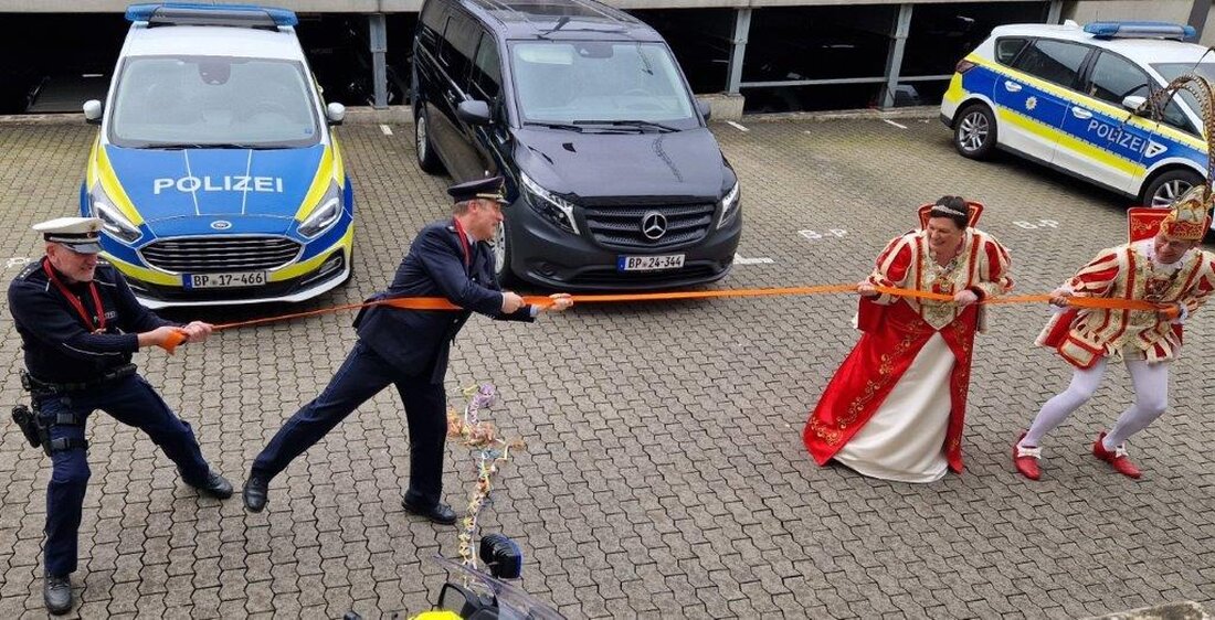 Das Stadtprinzenpaar besuchte die Bundespolizei Trier, um Einblicke in deren Arbeit und aktuelle Sicherheitsmaßnahmen zu gewinnen.